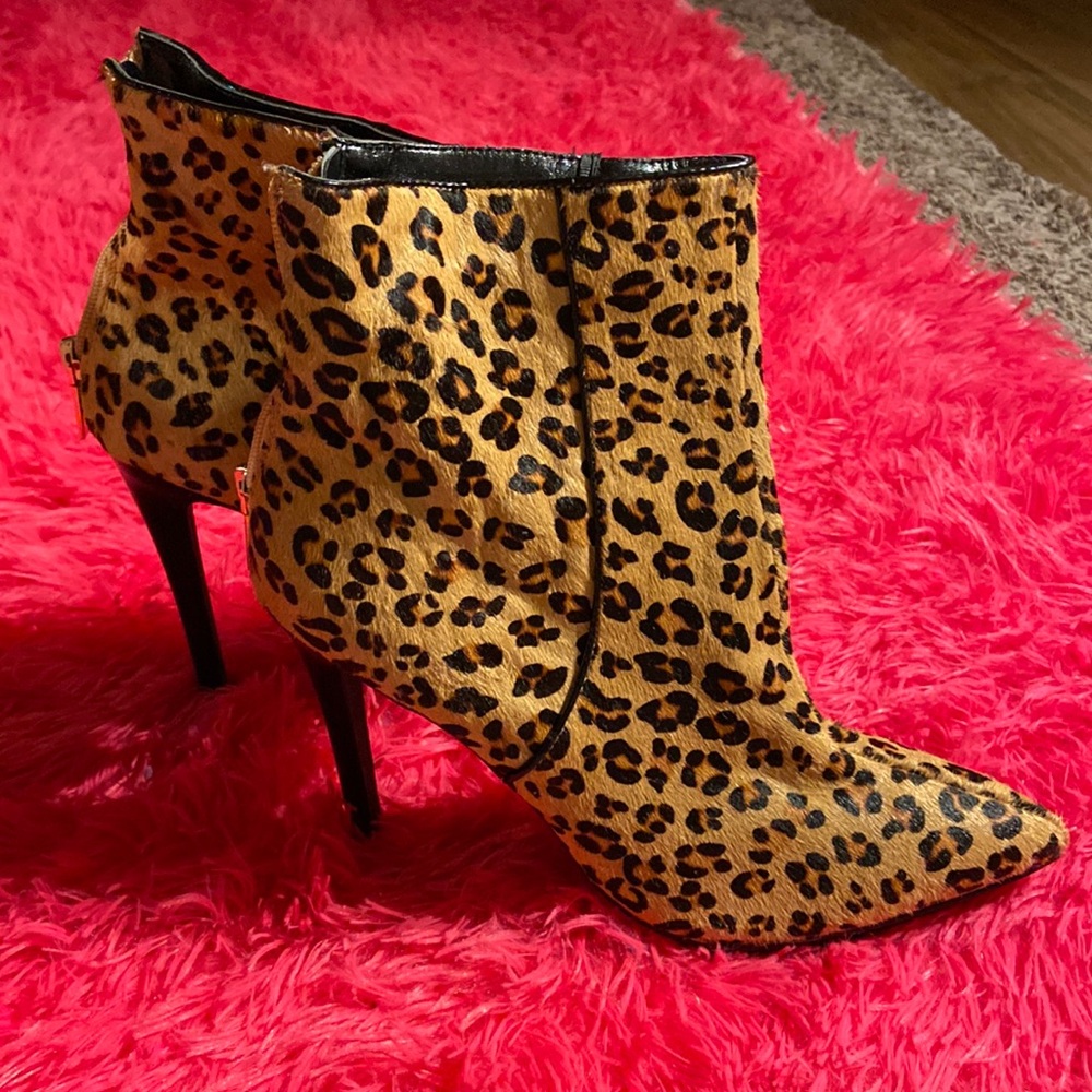 Express leopard calf hair bootie NWT 8
